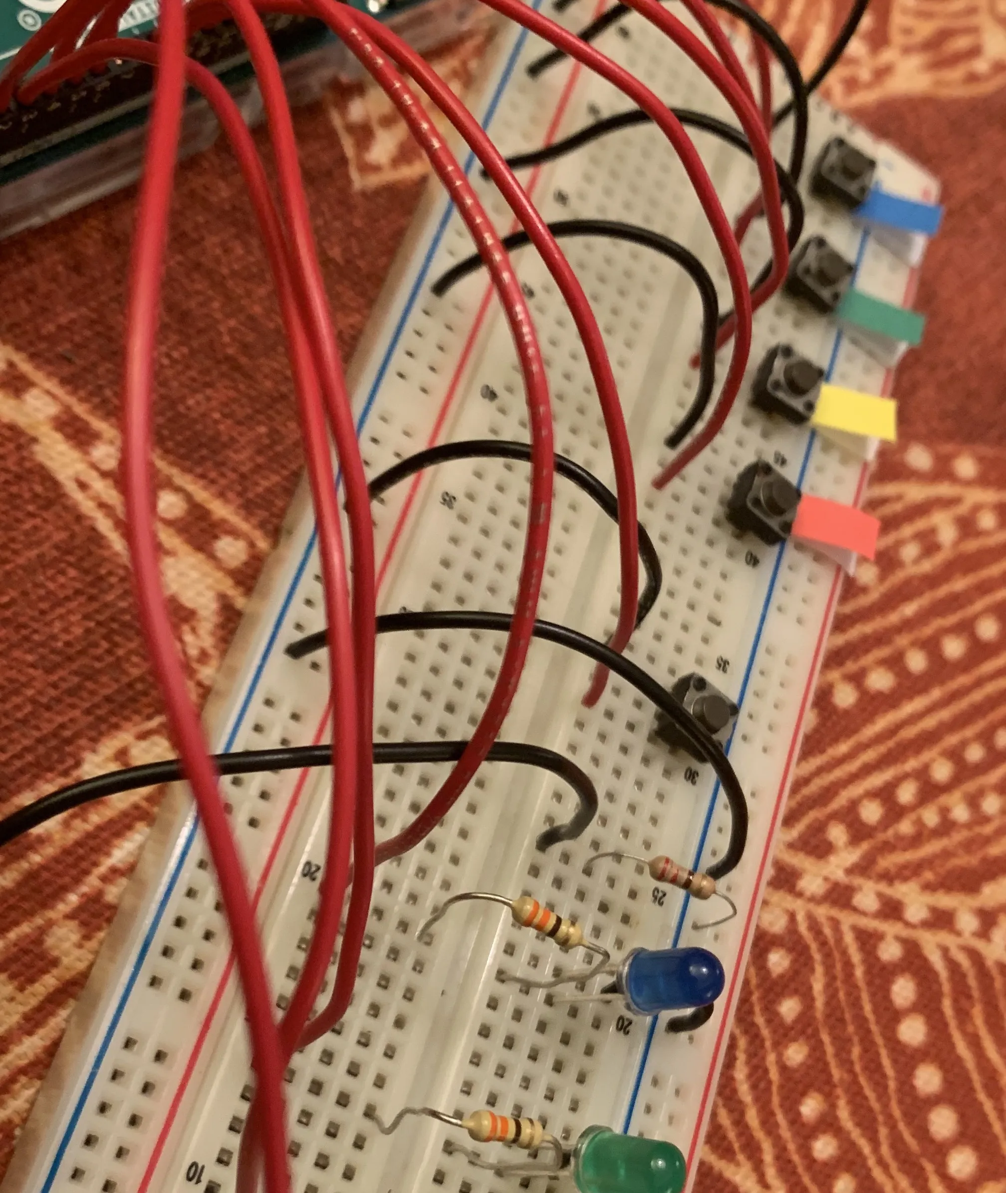 Arduino circuit with buttons and LEDs